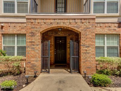 2109 Main St