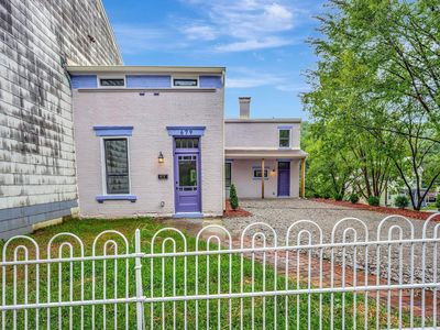 679 Delhi Ave