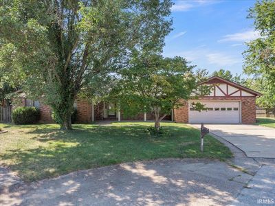 8215 Kingswood Ct