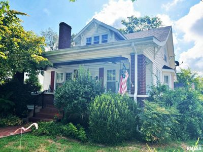 610 Metropolis St