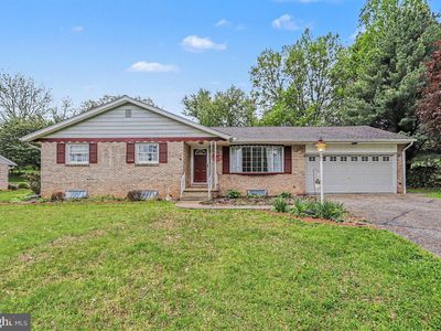 Property at 12 Greenbriar Dr, Jacobus, PA