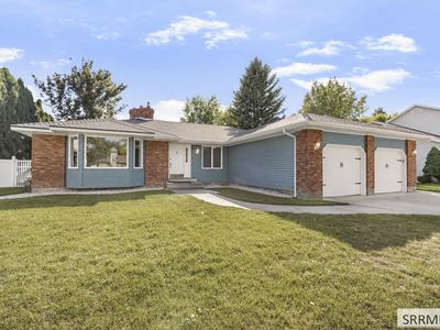 262 Brookside Dr