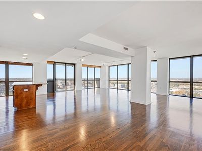 600 E Admiral Blvd #1608