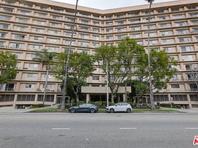 100 S Doheny Dr APT 223