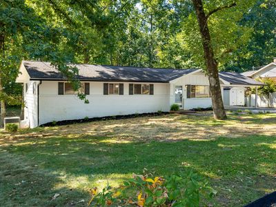 1109 Peerless Dr NW
