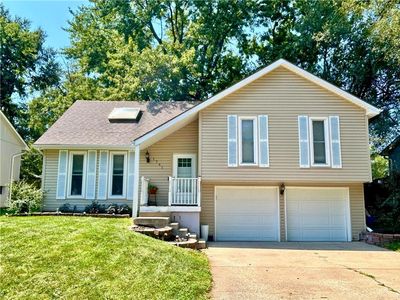 Property at 1741 W Normandy Dr, Olathe, KS