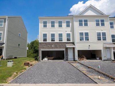 73 Dover Ct