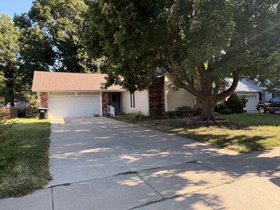 1327 W Riverside Street