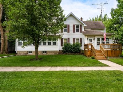 200 E Scott St