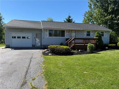 6098 Lakeshore Rd