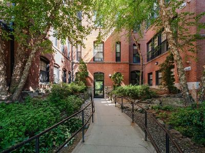 28 Adams St #311