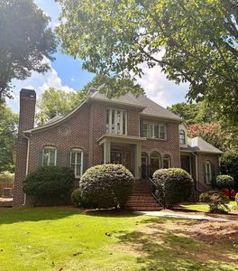 364 Palace Dr
