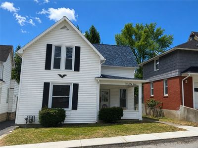 42 Thompson Ave