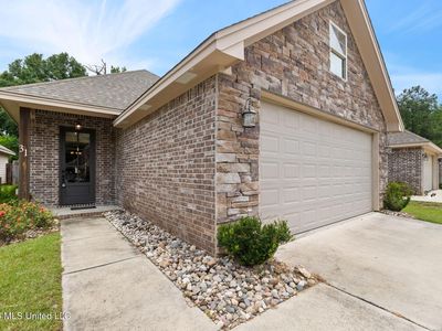 31 Riviera Dr
