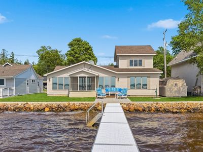 1027 E Lake Mitchell Dr