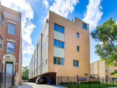 5210 S King Dr APT C