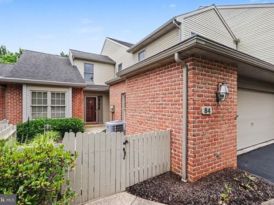 84 Cambridge Dr