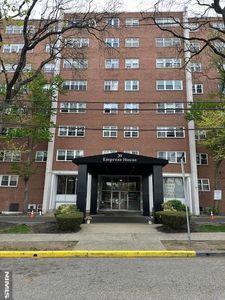 39 E 39th St APT 7-R