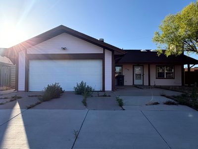302 Zia Ct