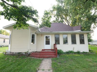 218 S 4th St
