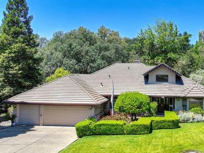 6400 Lago Cir