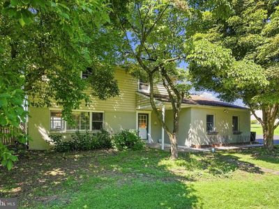 404 Hilltown Pike