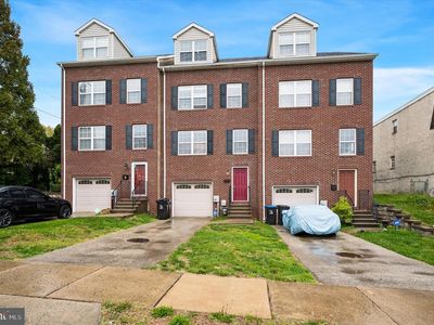 9 E Roberts St