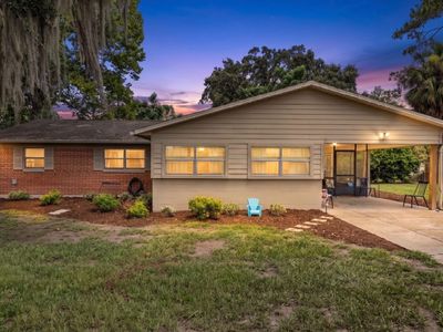 111 SE Lofton Gln