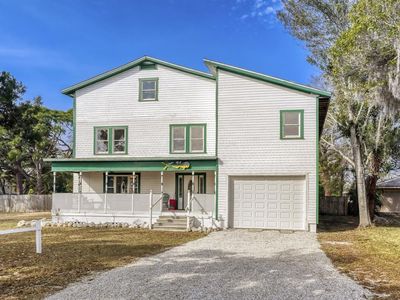1605 10th Ave W