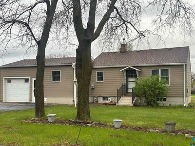 204 E Davison Ave