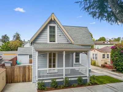 922 Mission St
