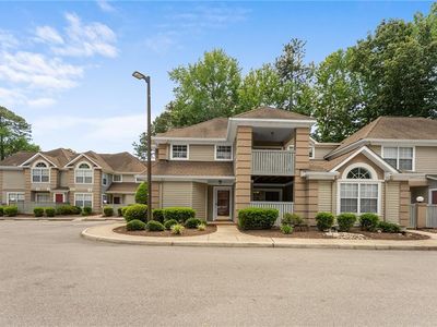315 Gainsborough Sq