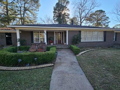 1107 Lawton Cir