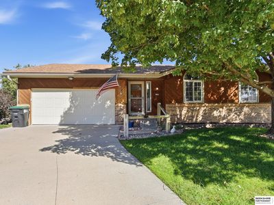 5927 S 136th Cir