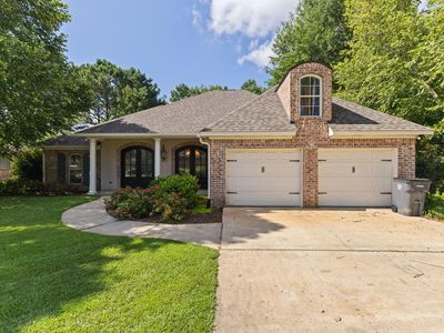 11 W Donnington Ct