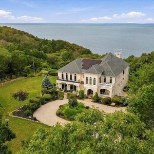 3172 Sound Ave