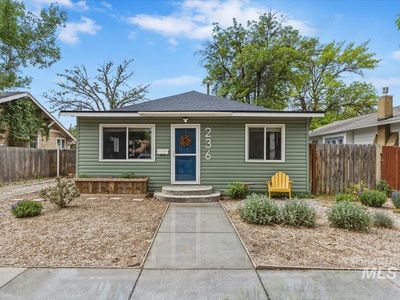 236 7th Ave E