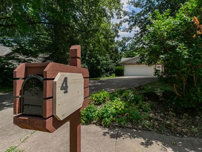 4 Vale Ct