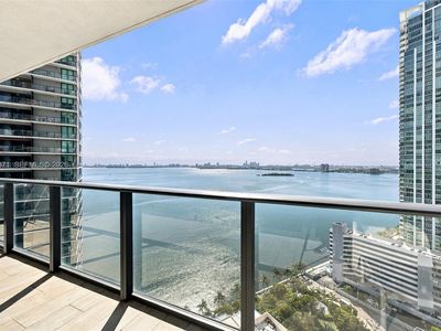 650 NE 32nd St Unit 2406