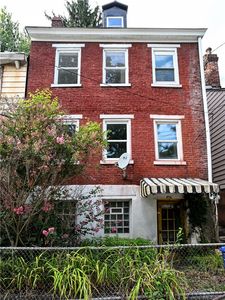 1136 High St