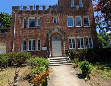 17 Hillside Avenue