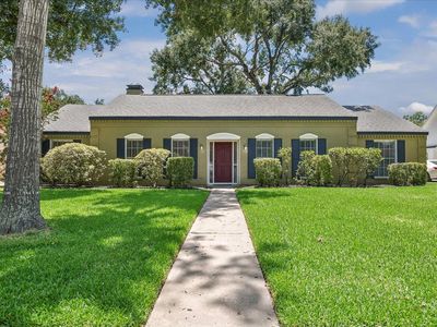 11423 Valley Spring Dr