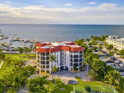 2000 Overseas Hwy APT 4G