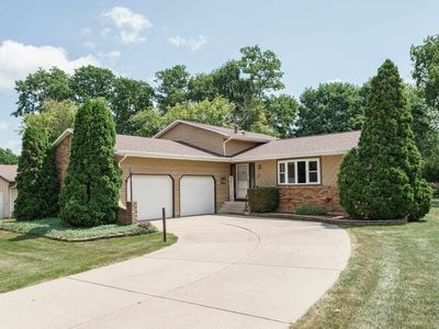 126 N Waveland Rd
