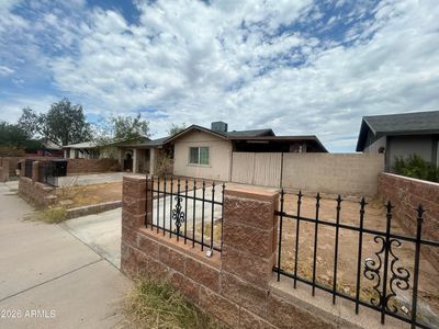 4732 E HIDALGO Avenue