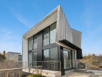 9 Ocean Ln