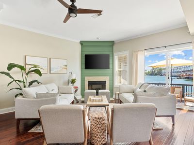 4993 Lake Palmetto Ln