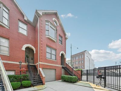 2243 N Greenview Ave APT D