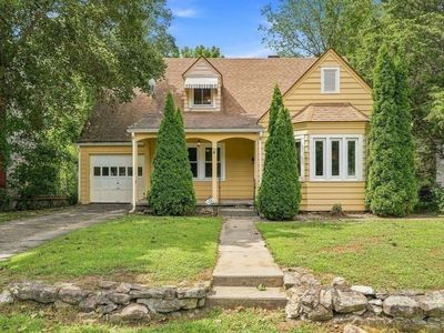 24 Litchfield Ave