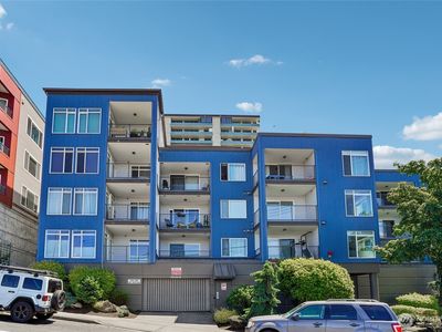 500 Elliott Avenue W #205